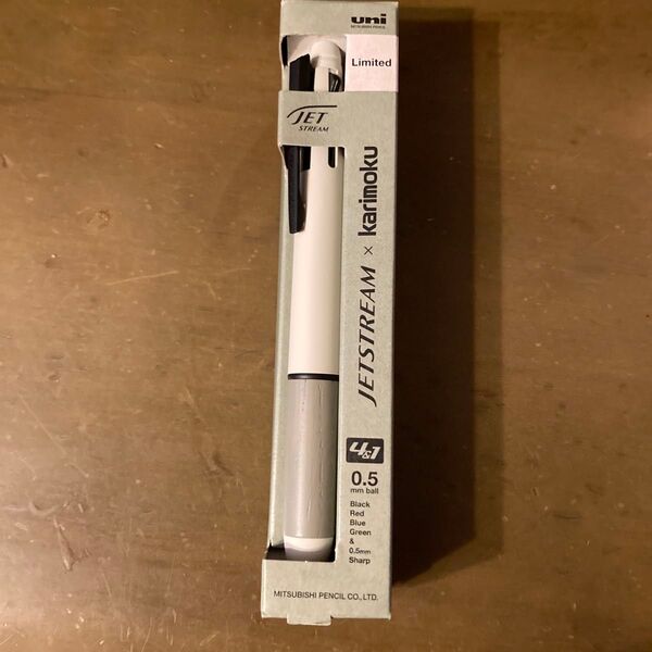 新品 ジェットストリーム4&1×karimoku グレイグリーン(黒・赤・青・緑)0.5mm MSXE5KF05.CGG