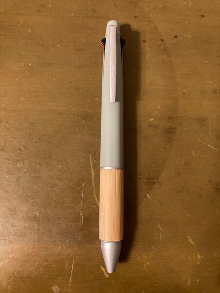 未使用 ジェットストリーム 多機能ペン 4&1 BAMBOO セージ(黒・赤・青・緑)0.5mm MSXE5200B5.52