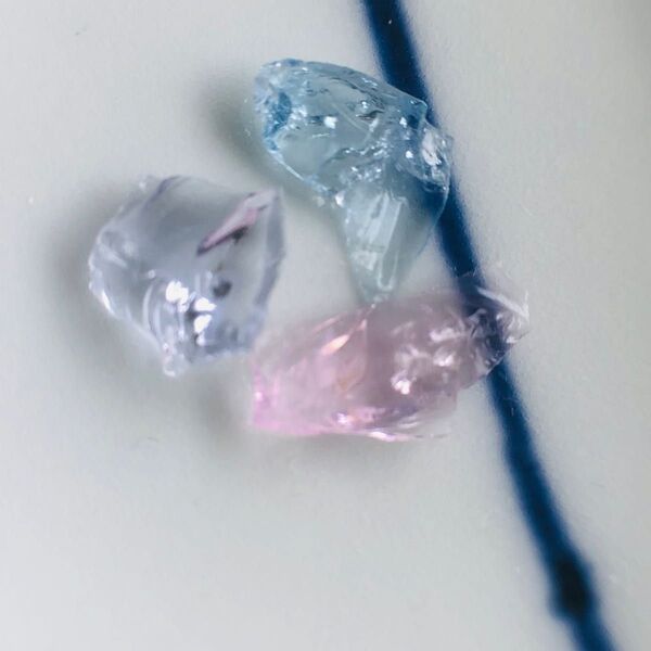 天然石 天然ガラス アンダラクリスタル 虹