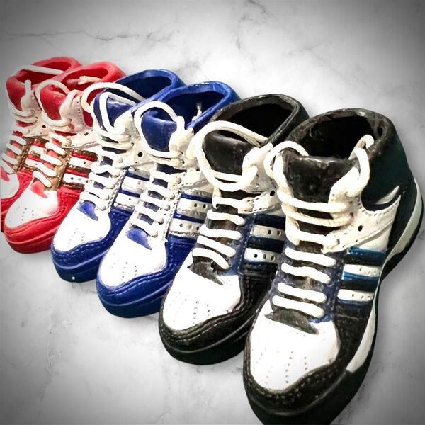 【adidas】ハイカット スニーカー/3足set/フィギュア/ミニチュア