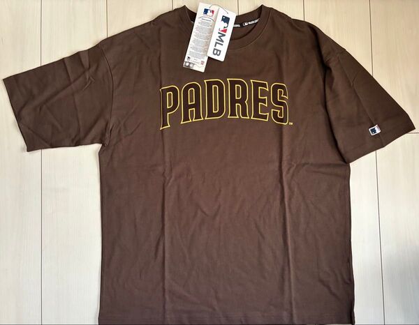 新品 Mサイズ MLB パドレス 半袖ロゴTシャツ②
