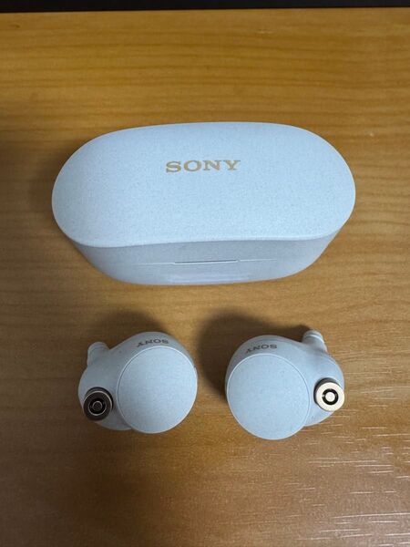 SONY WF-1000XM4 ソニー プラチナシルバー ワイヤレスイヤホン ノイズキャンセリング