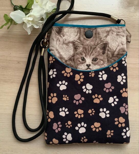 サコッシュ スマホポシェット お散歩ショルダー 猫柄 肉球柄 ハンドメイド