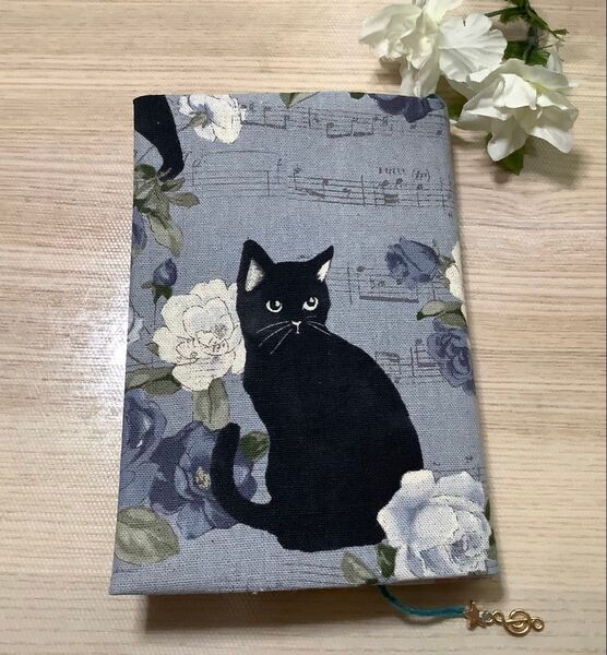 ブックカバー 文庫本サイズ ハンドメイド しおり紐付き 猫柄