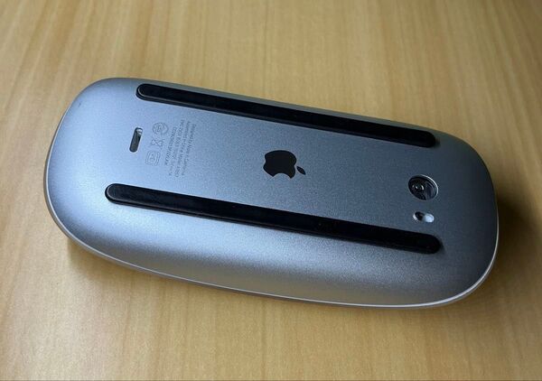 Apple Magic Mouse ホワイト(Multi-Touch対応)
