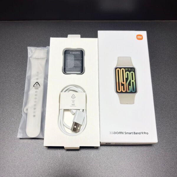 【美品】Xiaomi Smart Band 9 Pro ベルト6本・保護ケース4個付き