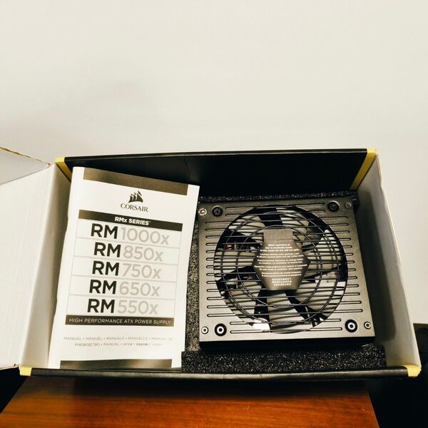 CORSAIR RM850x PC電源ユニット 80PLUS GOLD セミファンレスATX 電源ユニット