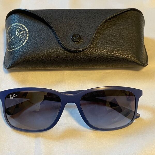 Ray-BanレイバンRB4215-F サングラス