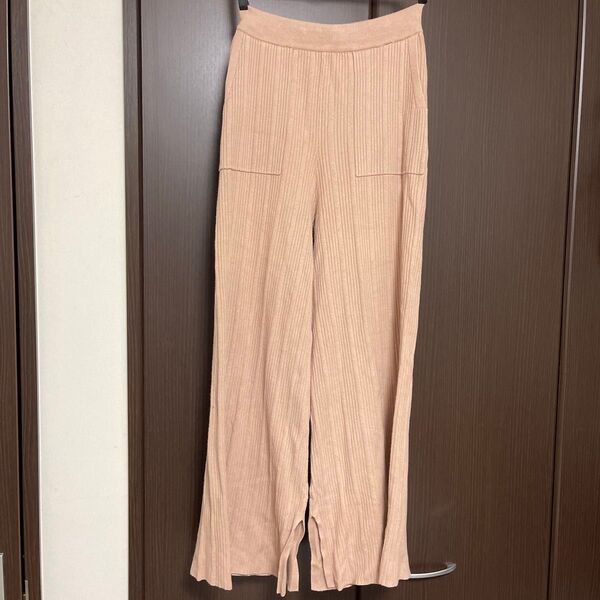 GU ランダムリブニットパンツ