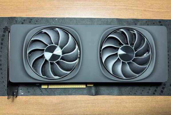 【美品】 Intel Arc B580 Limited Edition