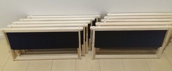 養蜂器具 蜜蜂飼育巣基礎プラスチック、枠は木材です。完成品 10セット
