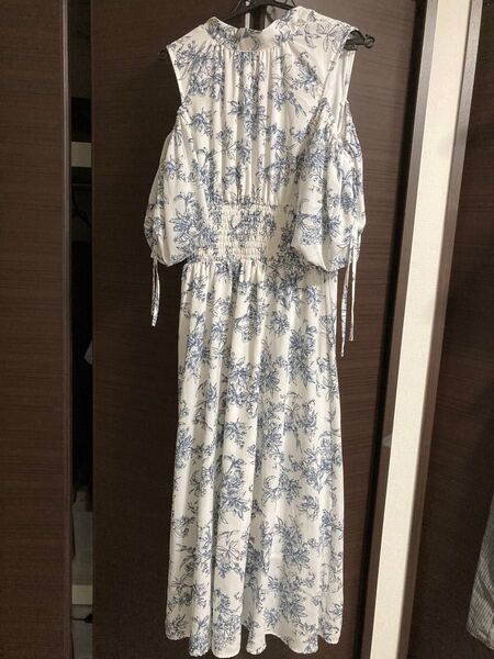 花柄ワンピース オフショルダー風 リゾートワンピース
