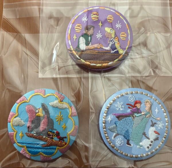 完売 バンダイ ディズニーキャラクター 刺繍缶バッジ ラプンツェル アナと雪の女王 ダンボ