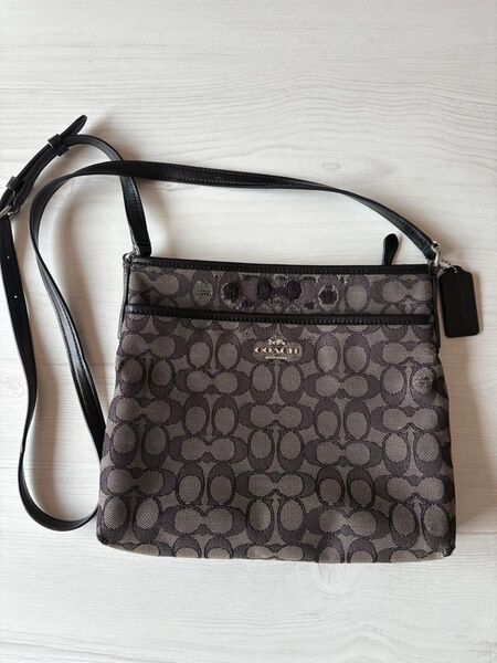 COACH 斜め掛けバック