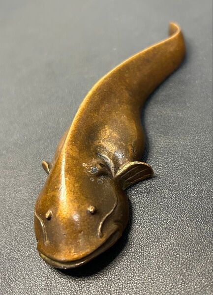 古銅 細工鯰魚ナマズ 置物 、古美術 骨董品 茶道具 アンティーク文鎮 旧家蔵出し