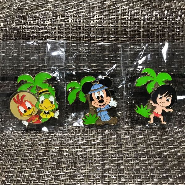 ディズニー ピンバッジ ミッキー モーグリ ホセパンチート ディズニーランドゲーム