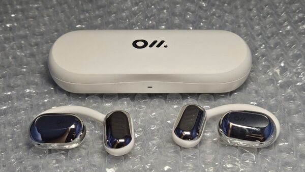 【美品】オーラダンス OWS1(Ola02) シルバー オープンイヤー ワイヤレスイヤホン
