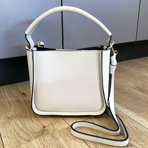 【美品】MARCO BIANCHINI 2WAY牛革ミニショルダーバッグ 本革 ハンドバッグ 斜めがけ ななめがけ 肩掛け 肩かけ