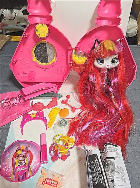 I VIP PETS Cats サプライズトイ Elektra
