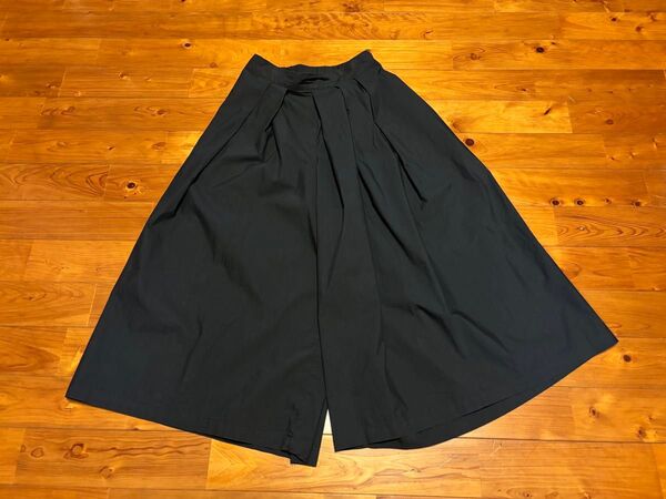 MUJI 無印良品 黒のガウチョパンツ はかまパンツ 一見スカート風 Mサイズ ワイドパンツ ガウチョパンツ ブラック 黒