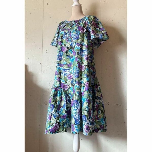 美品 Expressions HAWAII ムームー ハワイアンドレス ハワイ製 ワンピース 花柄 フラダンス