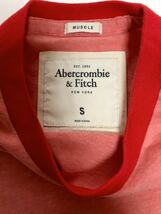 正規店購入 Abercrombie&Fitch アバクロ ムースロゴ刺繍 半袖Tシャツ レッド系 Sサイズ_画像3