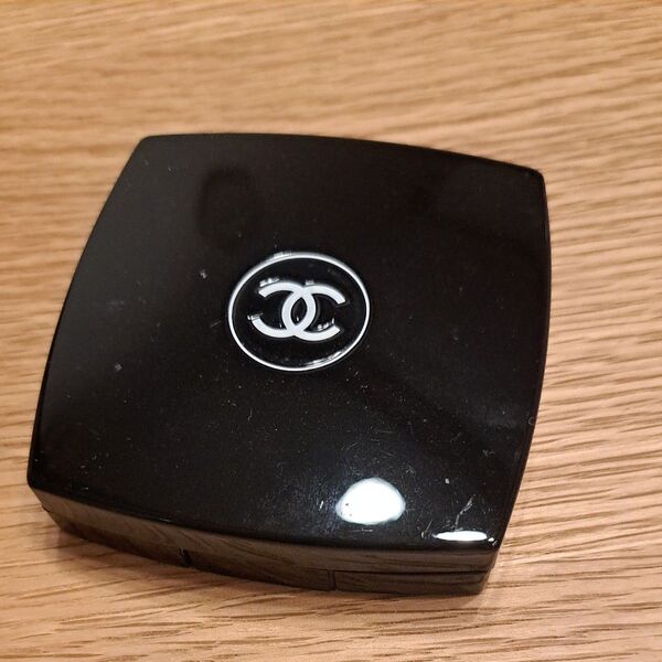 CHANEL チークケース
