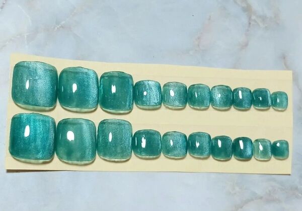 ジェルネイルチップ☆付け爪☆フット全サイズセット☆5ミクロンマグネット☆グリーン シルバー☆ペディキュア