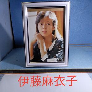 ★伊藤麻衣子★20/額装品/2L版/切り抜き/写真集/当時物/裏表リバーシブル/歌手/女優/タレント/アイドル/昭和/まいこ2