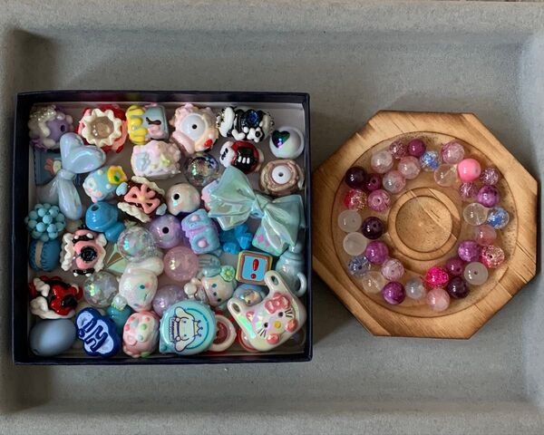 手書きビーズ アクリルビーズ 50個 + ガラスビーズ ハンドメイド ビーズ カスタムボールペンやストラップ作りに シナモロール
