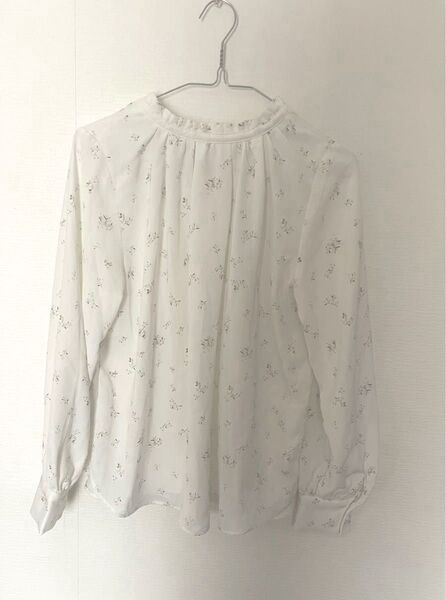 薄手 総柄ブラウス