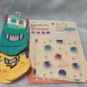 新品 新幹線靴下13-16センチ エプロンつき