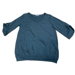 Vネックカットソー