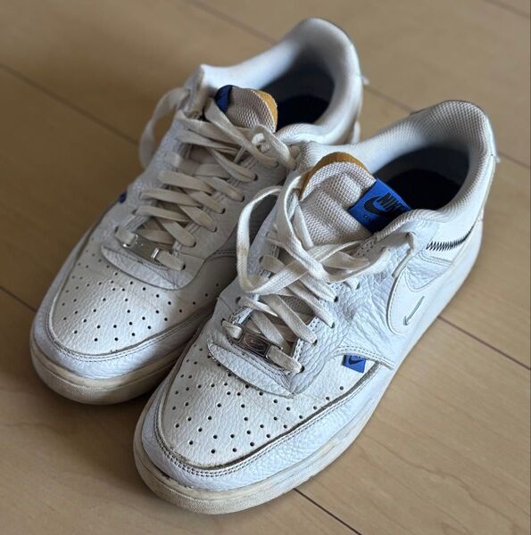 中古品、!ナイキNike ホワイト シューズ US11