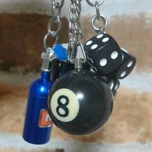 キーホルダー まとめ売り 4個セット エイトボール サイコロ NOS8ボール サイコロ キーホルダー他 4点セットブラック系