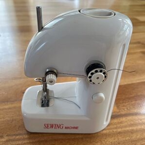 ジャンク扱いメンテ出来る方 コンパクト ミシン