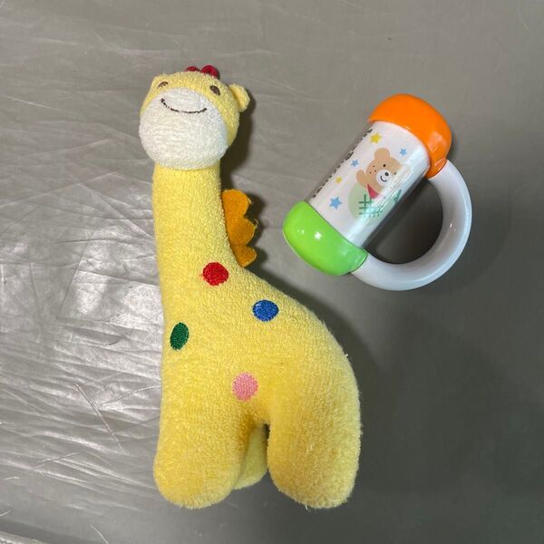 ミキハウス キリンのぬいぐるみと赤ちゃん用ガラガラ 2個セット 赤ちゃん 0歳 おもちゃ