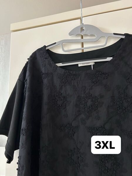 新品未使用タグ付き 前側が 花柄刺繍のチュニック 大きいサイズ3XL
