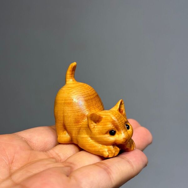 ねこ ヒノキ 木彫り オブジェ 木製 置物 猫 のびのびポーズ ネコ