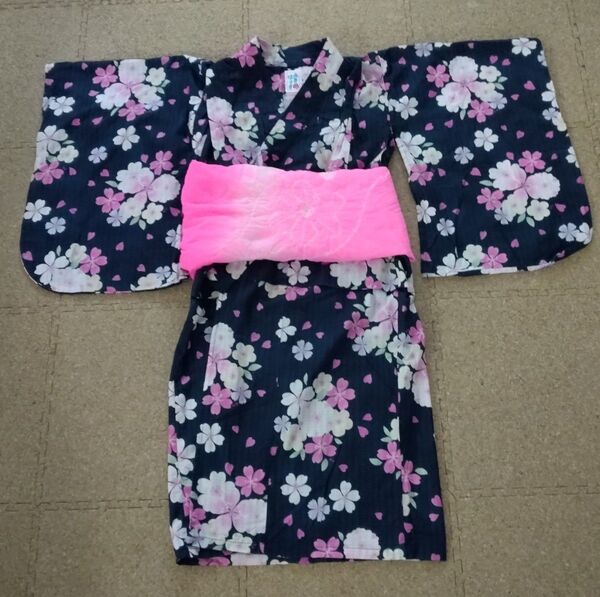 ミキハウス 120センチ 浴衣 女の子 着物 和装 夏祭り 盆踊り 紺地に桜柄 花柄 ネイビー ピンク