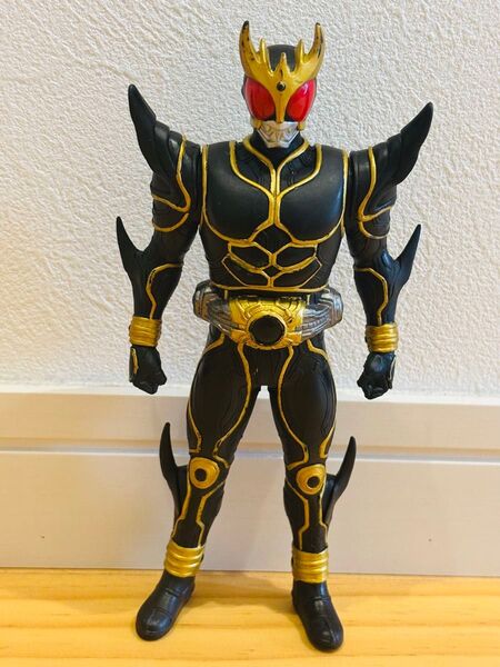ソフビ 仮面ライダークウガ(アルティメットフォーム)フィギュア