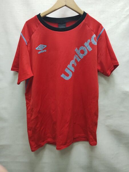 全国送料無料 アンブロ UMBRO メンズ ポリエステル100%素材 サッカー等スポーツ半袖ゲームTシャツMサイズ