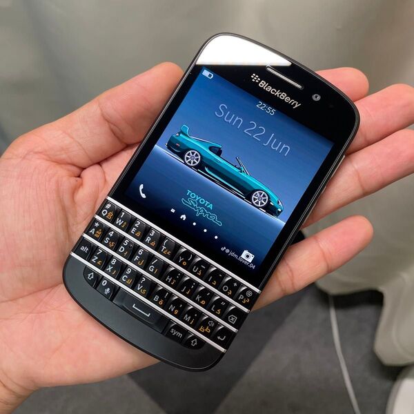 【美品】ブラックベリーQ10