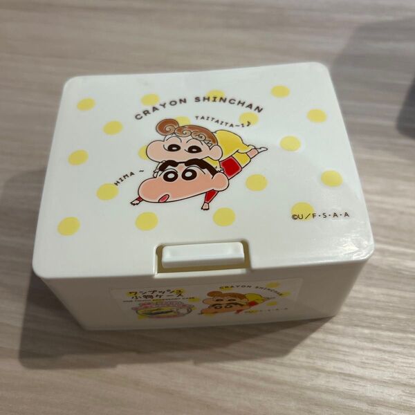 ワンプッシュ小物ケース クレヨンしんちゃん 新品未使用