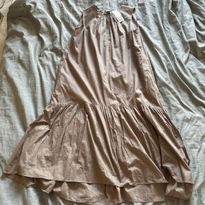 ユニクロ ノースリーブワンピース モカブラウン M 未使用 新品