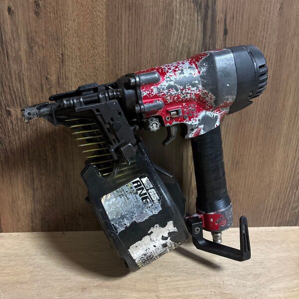 マキタ高圧エア釘打ち機 65㎜完動品