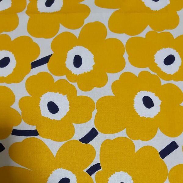 marimekko マリメッコ ピエニウニッコ柄 生地