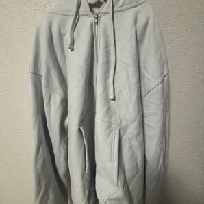 STUSSY パーカー XXL 裏起毛 メンズ 色はライトグレー
