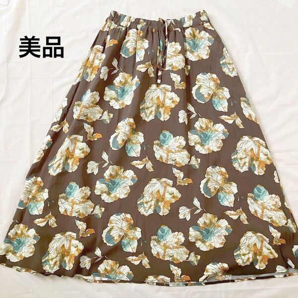 美品 URBAN RESEARCH DOORSアーバンリサーチドアーズ レーヨン大花柄スカート ロングスカート M