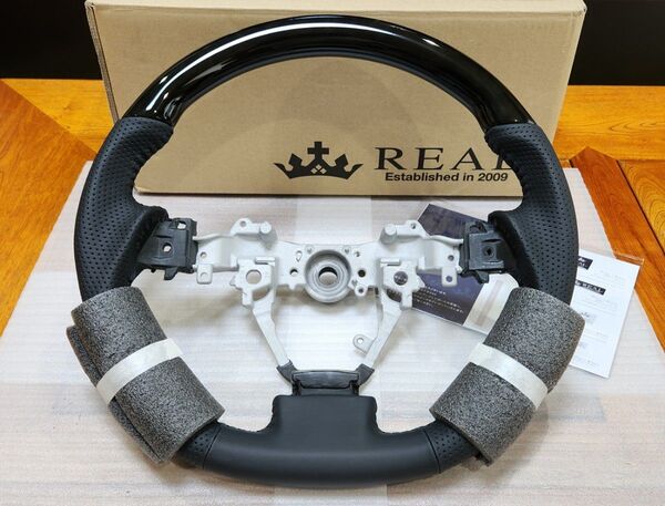 REAL|レアル|ブラックウッド|70 ヴォクシー ノア 後期|20 ウィッシュ|150 オーリス|30 RAV4|ステアリング